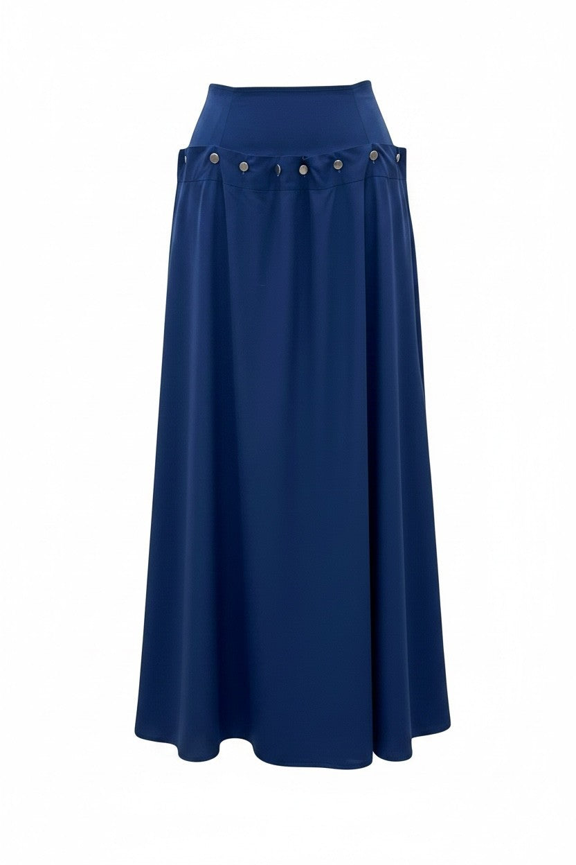 Jupe longue Anthiope bleu marine fluide à taille haute avec boutons métalliques décoratifs sur la ceinture